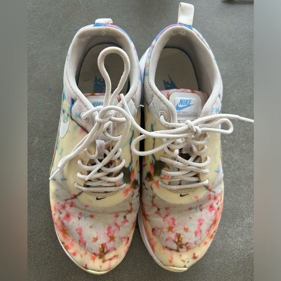 Nike Cherry Blossom Air Max Women’s runners - Picture 2 of 8